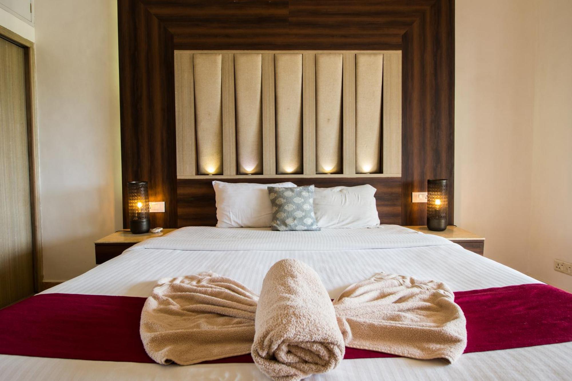 Shikara Beach Resort Cavelossim Eksteriør bilde